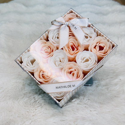 Coffret de 12 roses en feuilles de savon