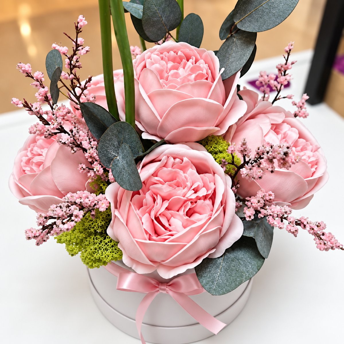Pivoine avec boite à chapeau