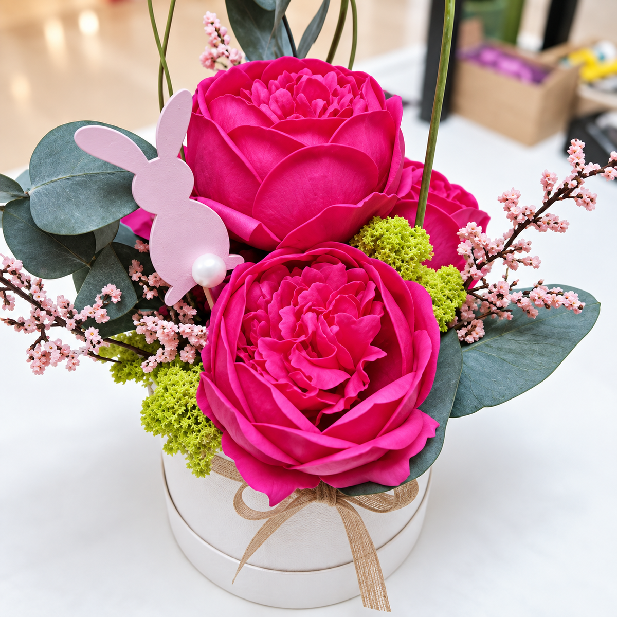 Pivoine avec boite à chapeau